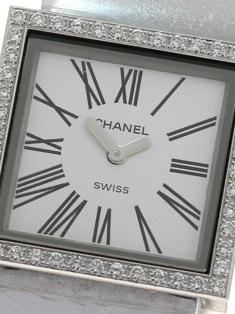 Chanel Mademoiselle H0830 Diamond Bezel White Dial Quartz Ladies Watch935489